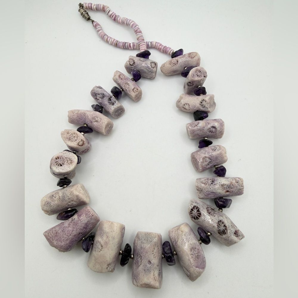 18" Shell, Lavender Coral and‎ Amethyst Chip necklace w/ barrel clasp!